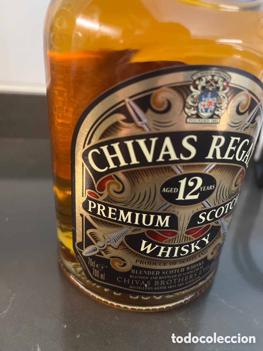Botellas antiguas: Chivas Regal de los 90 - Foto 2