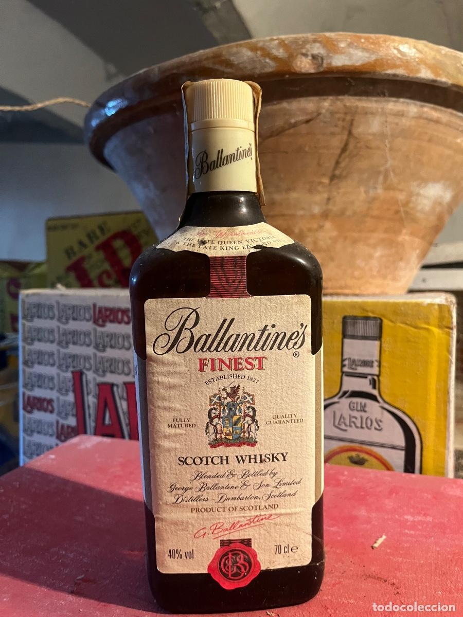 Botellas antiguas: Botella ballantines antigua