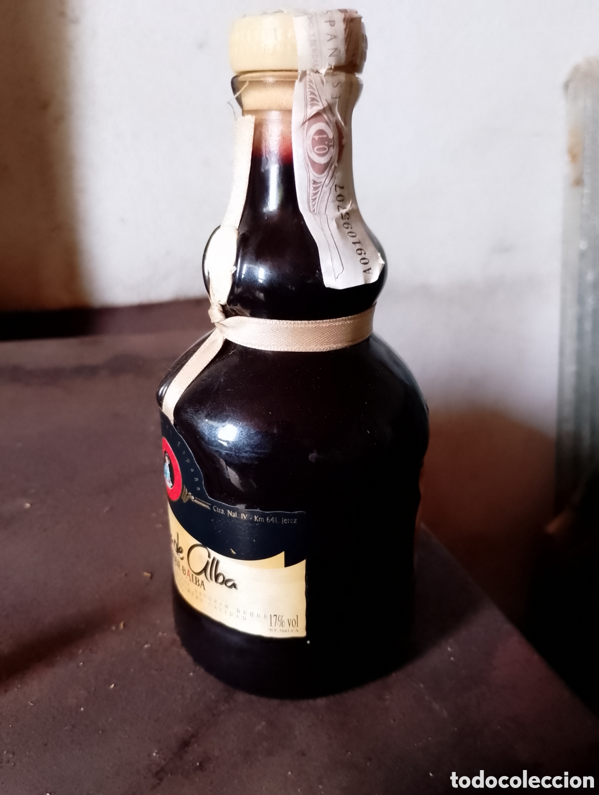 Botellas antiguas: Botella crema de alba,gran duque de alba - Foto 3