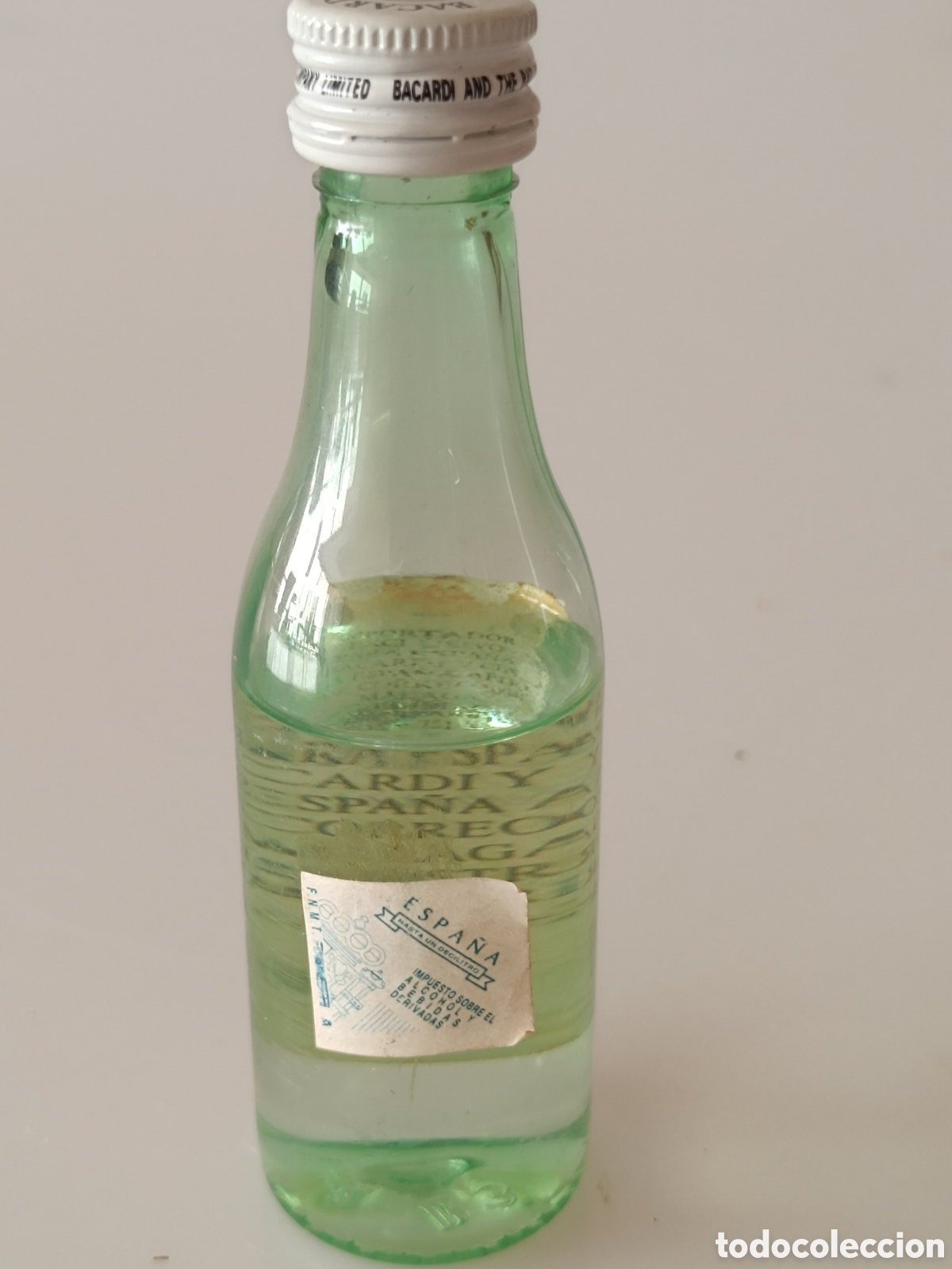 Botellas antiguas: Botell&iacute;n ron bacardi 5cl - Foto 2