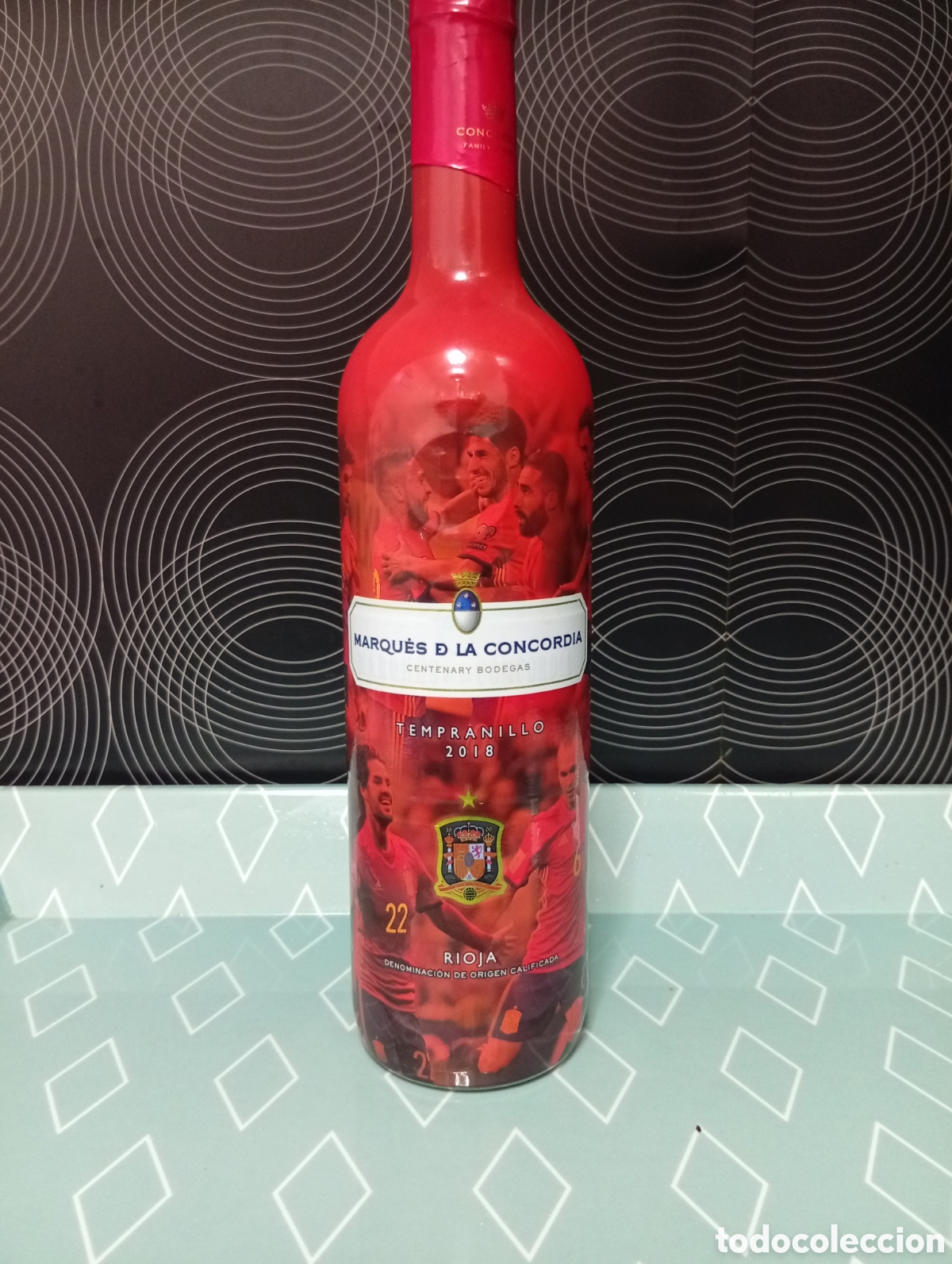 Antique bottles: Botella vacia de vino edici&oacute;n limitada mundial 2010