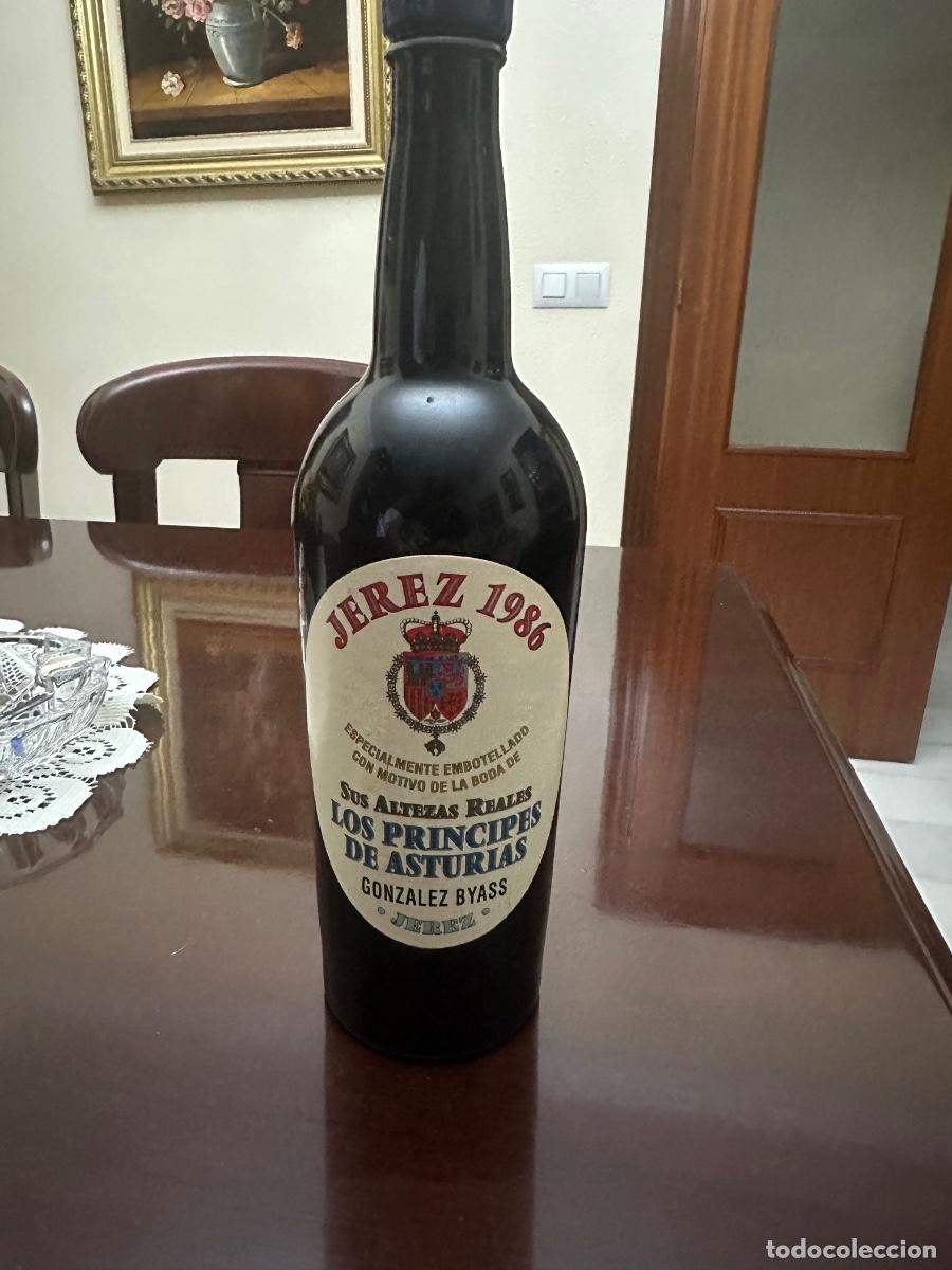 Botellas antiguas: Botella de Jerez de la cosecha de 1986, embotellada por Gonzalez Byass.