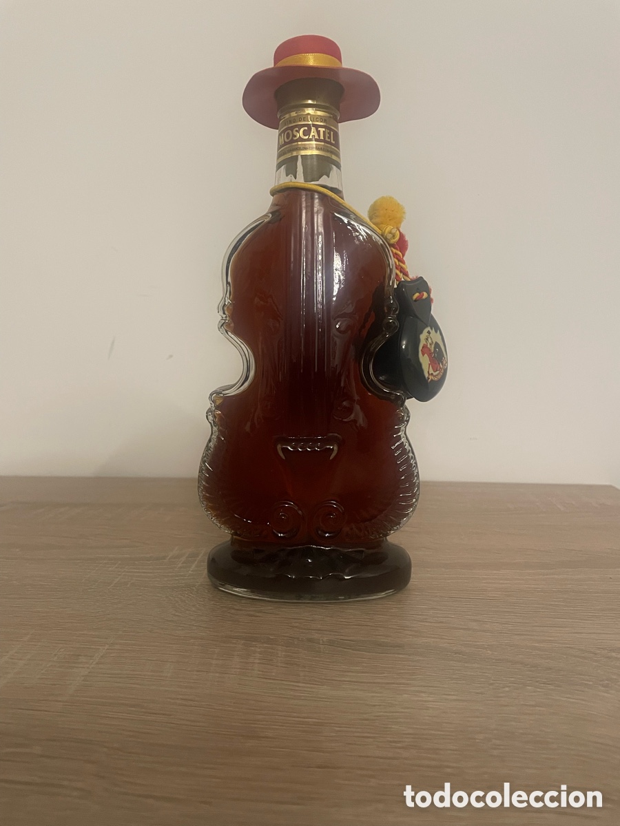 Botellas antiguas: Botella Souvenir Moscatel Eurobodegas Forma Viol&iacute;n Vidrio Sellada Espa&ntilde;a A&ntilde;os 90