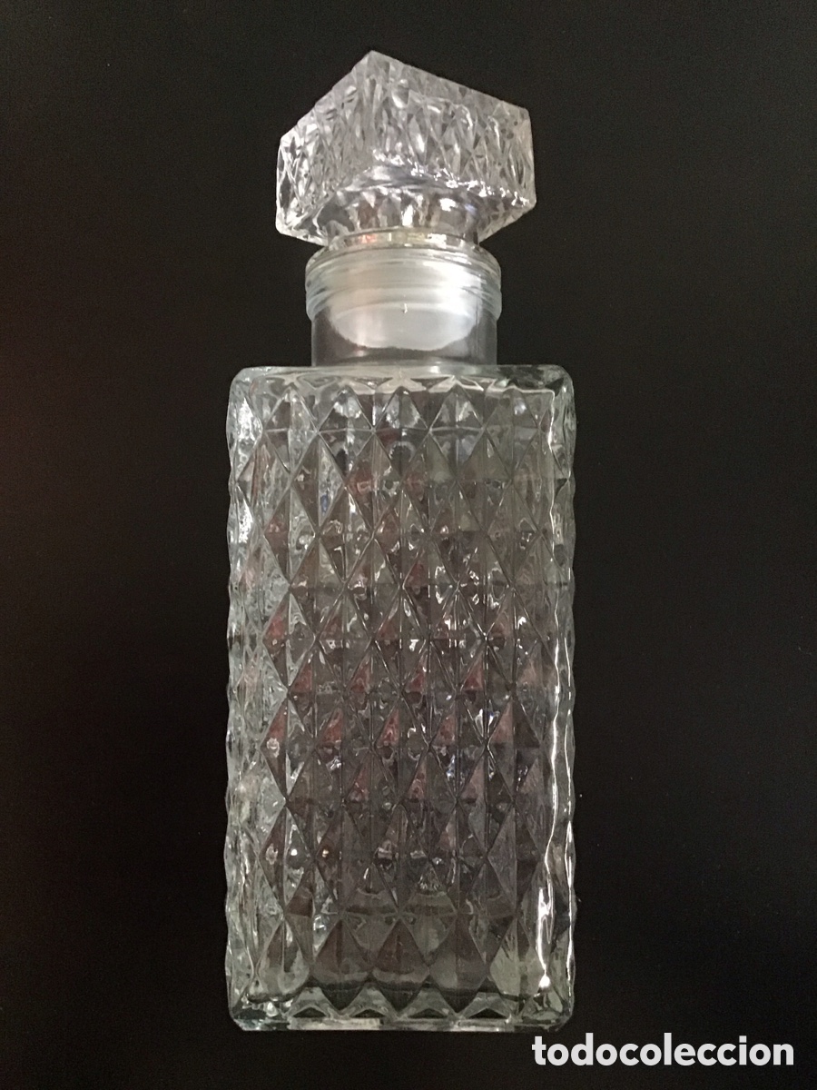 Botellas antiguas: LICORERA O BOTELLA CUADRADA DE CRISTAL TALLADO. ASM