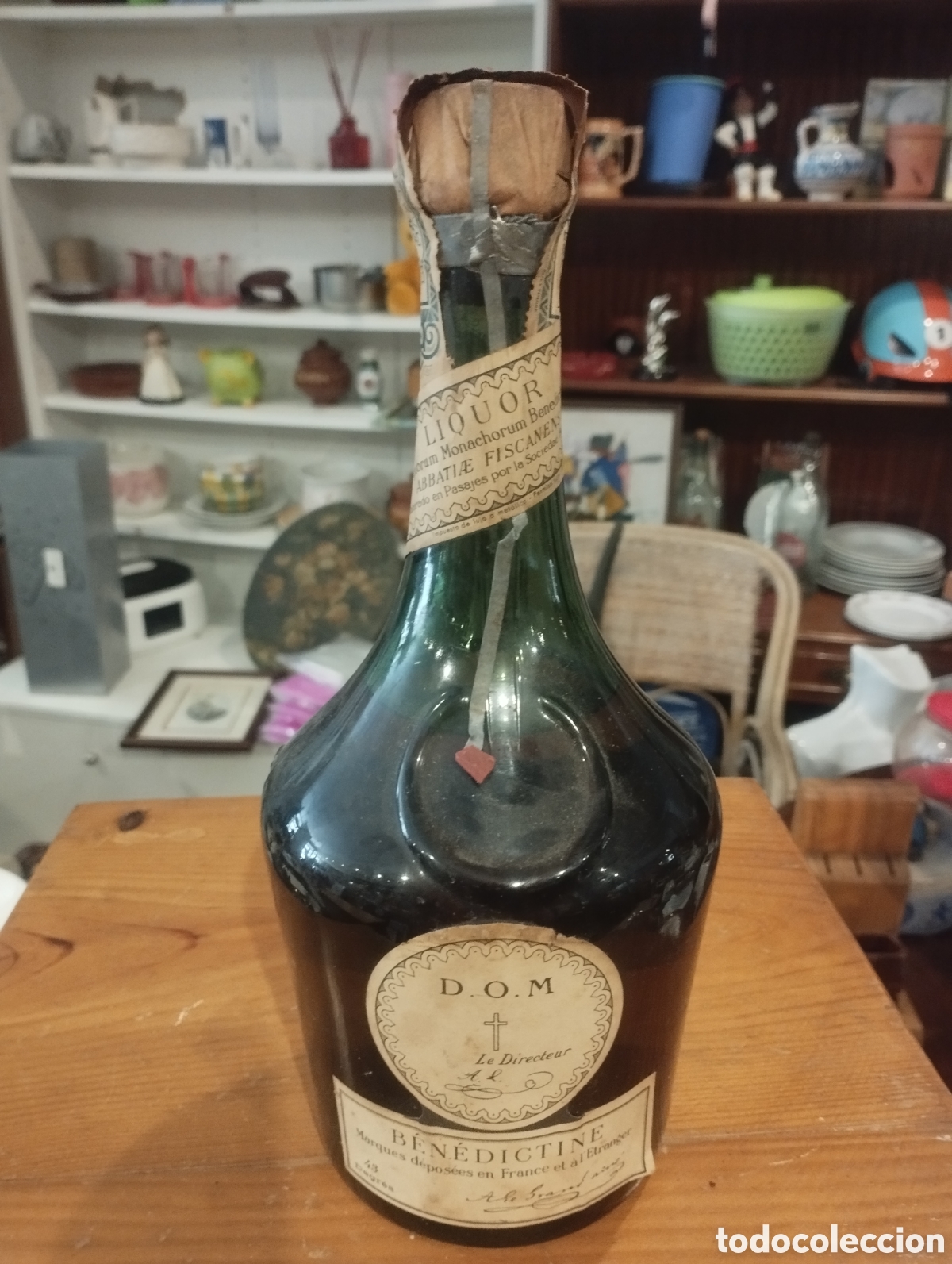Antique bottles: Botella Benedictine 43 Degres sello 1,60 pesetas