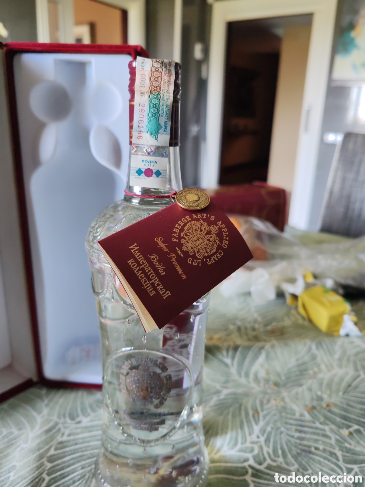 Botellas antiguas: Wocka Ruso con caja de 32 12 2003 en perfecto estado