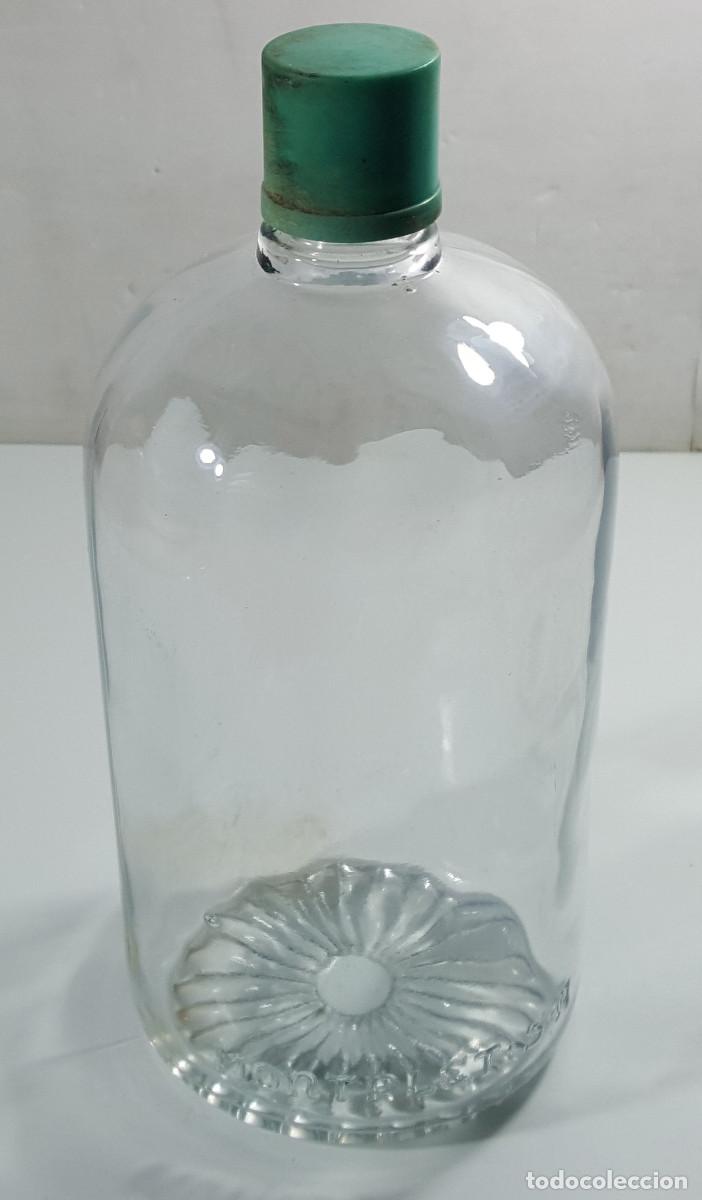Botellas antiguas: BOTELLA DE CRISTAL PARA COLONIA O PERFUME A GRANEL MONTPLET, S.A. 21 CM DE ALTO