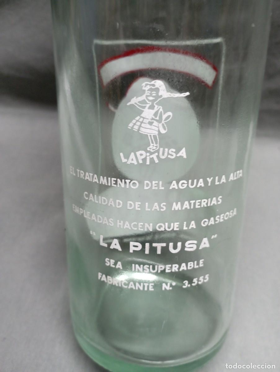 Botellas antiguas: LA PITUSA. Botella de gaseosa. - Foto 3