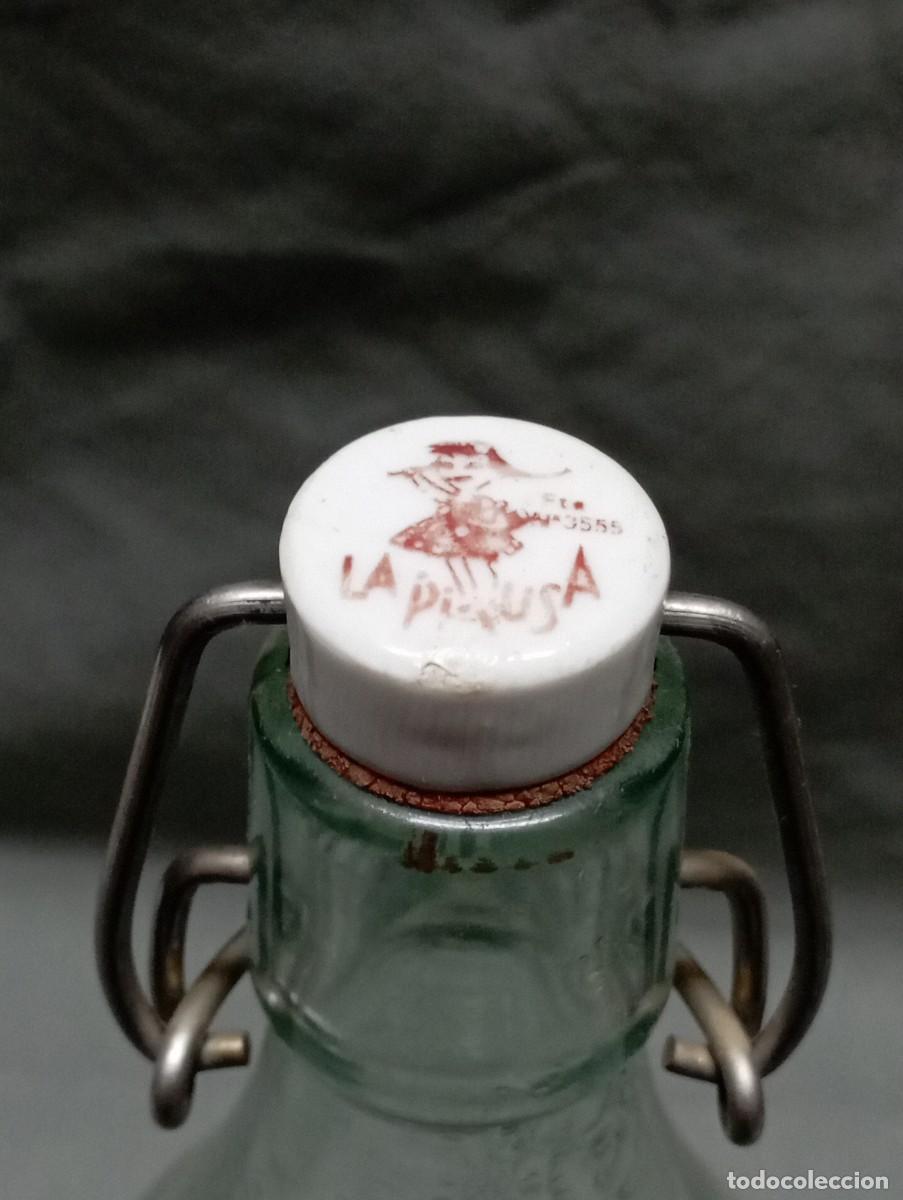 Botellas antiguas: LA PITUSA. Botella de gaseosa. - Foto 4