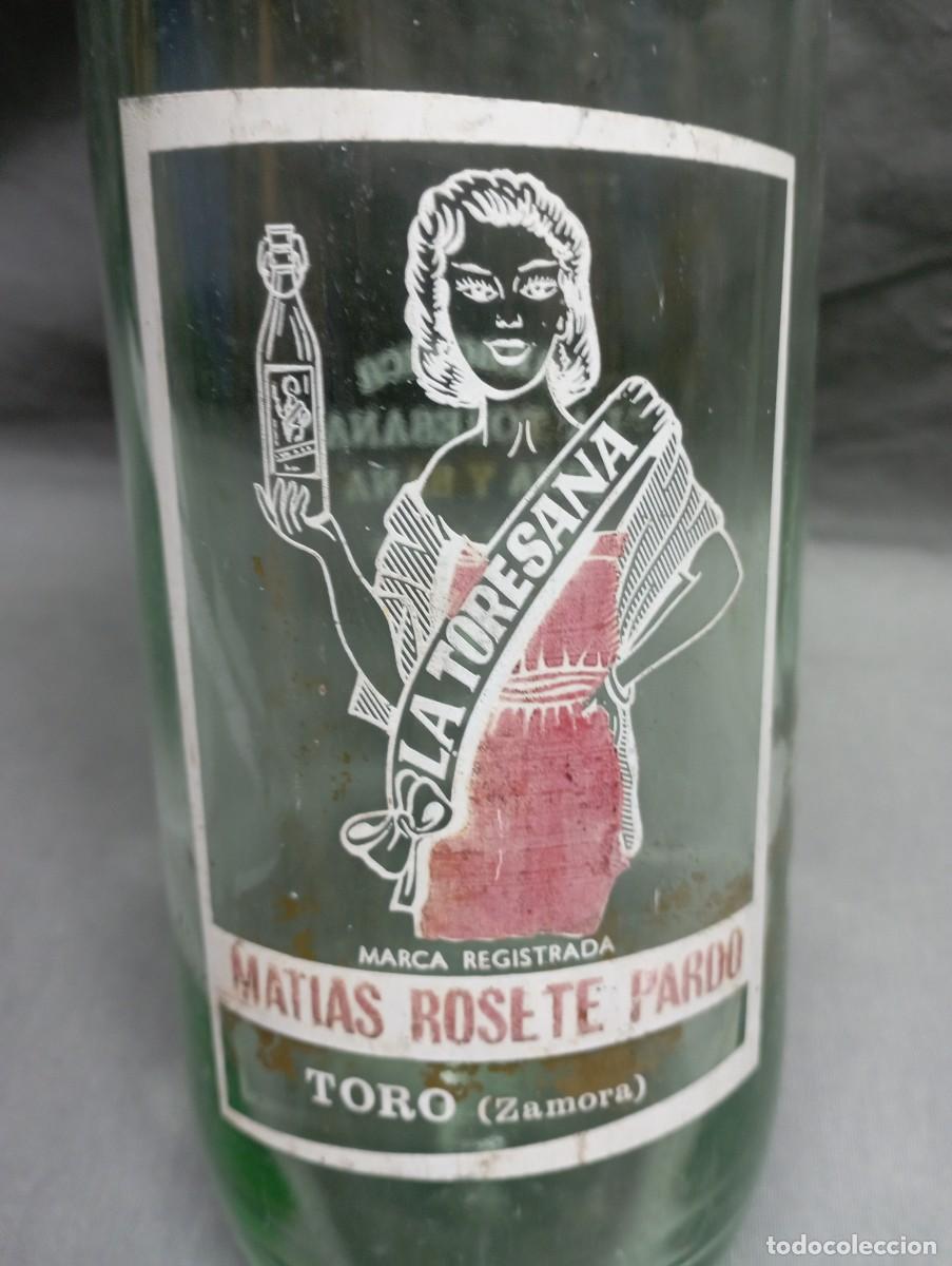 Botellas antiguas: LA TORESANA. Botella de gaseosa.
