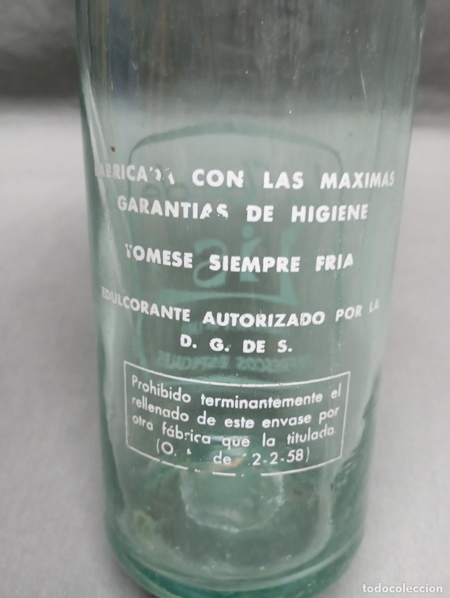 Botellas antiguas: LA FLOR DE LIS. Botella de gaseosa. - Foto 3