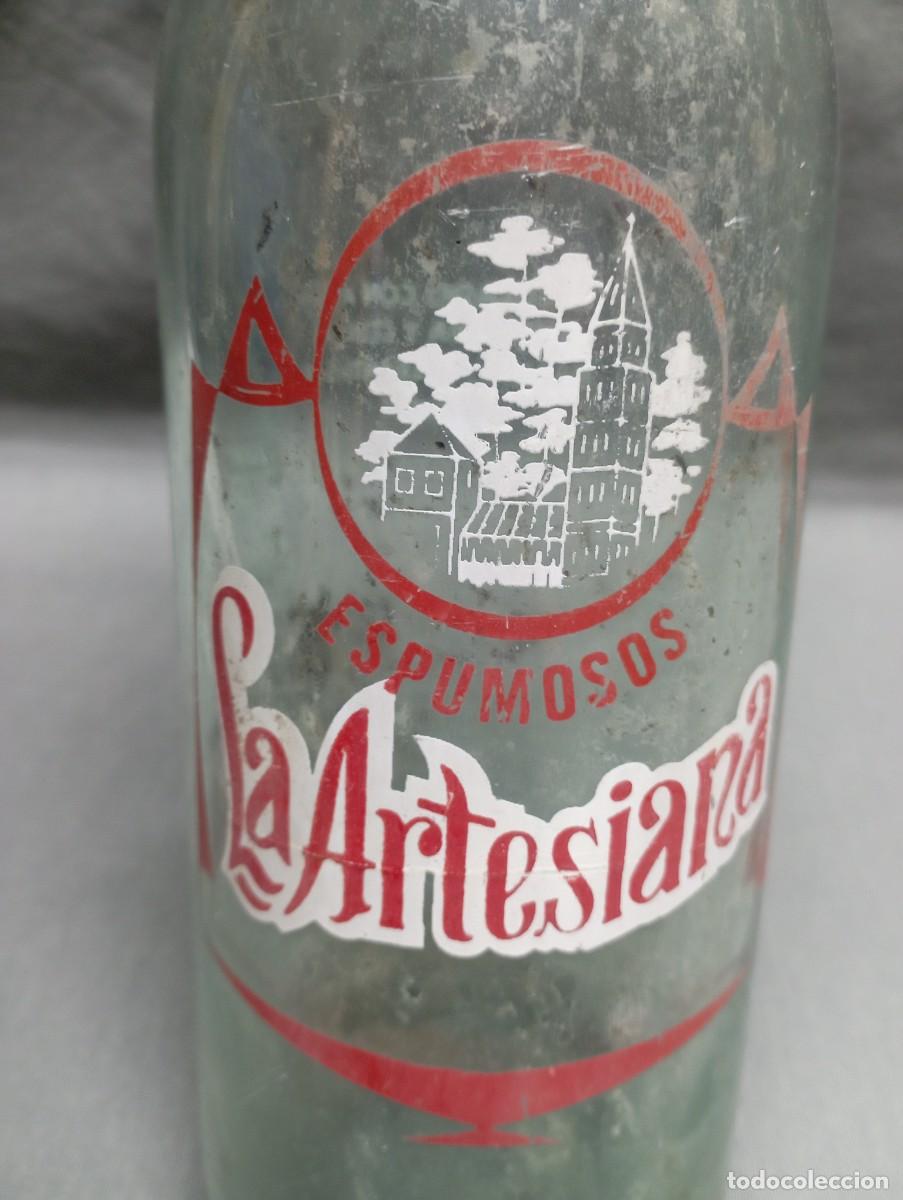 Garrafas antigas: LA ARTESIANA. Botella de gaseosa.