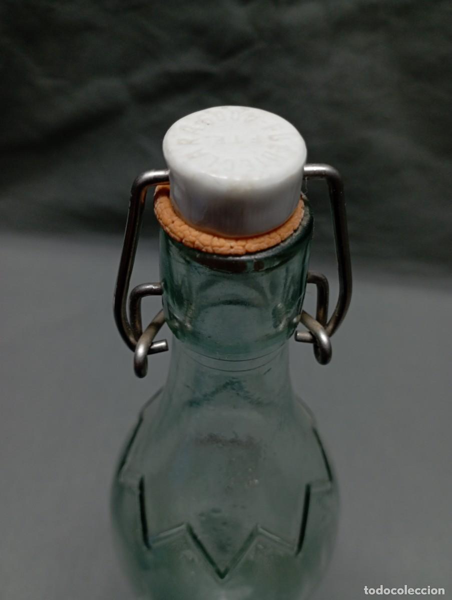 Botellas antiguas: FAMILIAR. Barcelona. Botella de gaseosa. - Foto 4