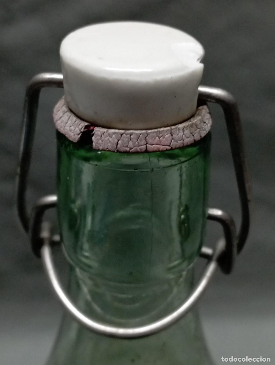 Botellas antiguas: AGUIRRE, Cuenca. Botella de gaseosa. - Foto 4