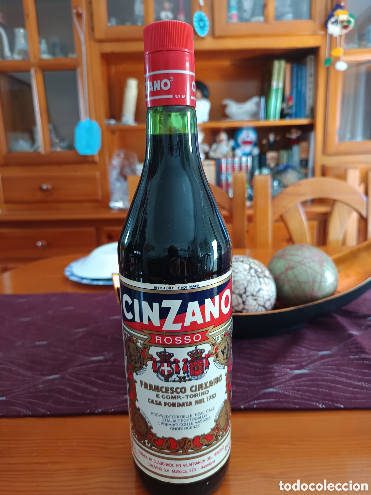 Botellas antiguas: Dos botellas de Cinzano