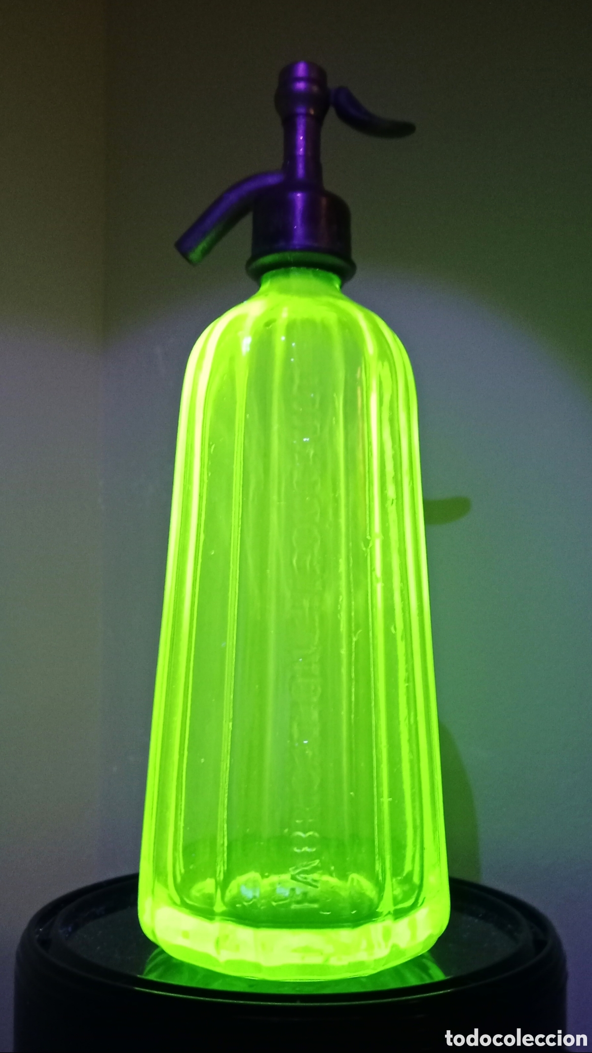 Botellas antiguas: Antiguo Sif&oacute;n Franc&eacute;s Piramidal Verde Lima Ouraline, Tap&oacute;n de Plomo 1936
