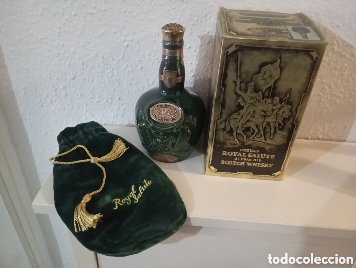 Botellas antiguas: Botella vac&iacute;a Chivas Royal Salute 21 Year Old Blended Scotch Whisky Cer&aacute;mica Porcelana inglesa verde