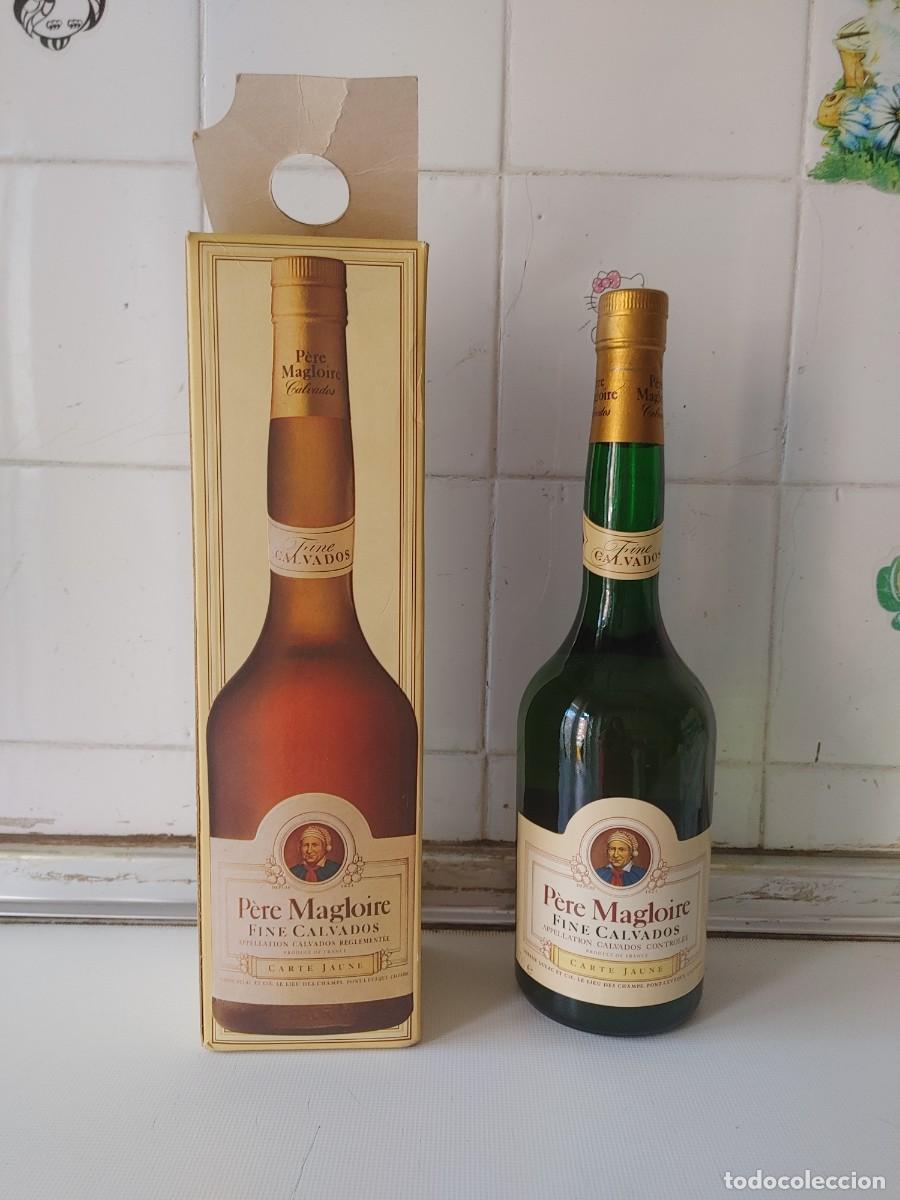 Botellas antiguas: Pere Magloire Fine Calvados ,precintado