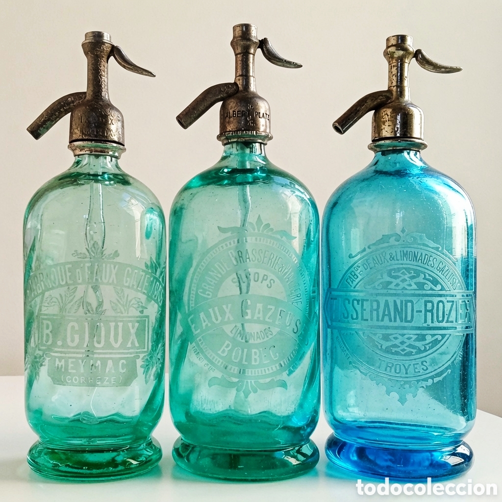 Botellas antiguas: 3 Sifones de Colecci&oacute;n, Franc&eacute;s, Gravado en &Aacute;cido - Azul y Turquesa. s. XX Tap&oacute;n de Plomo