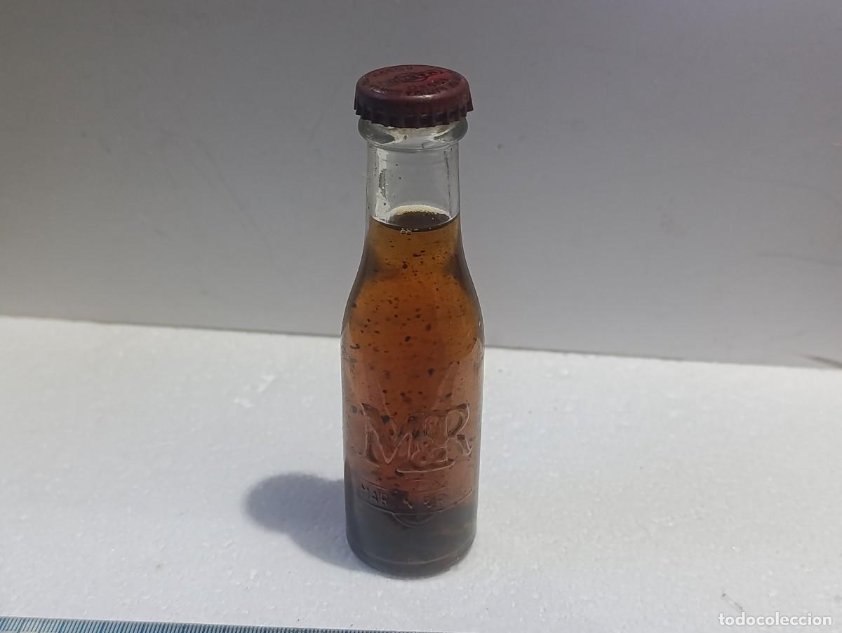 Botellas antiguas: BOTELLA PEQUE&Ntilde;A DE MARTINI ROSO RELIEVE - VERMOUTH - SIN ABRIR - BOTELLIN