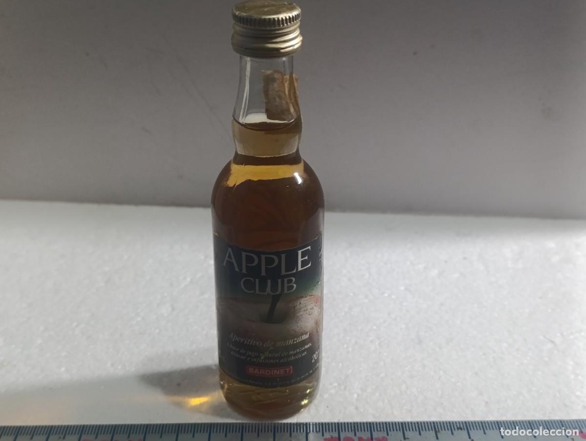 Botellas antiguas: BOTELLA PEQUE&Ntilde;A DE LICOR APPLE CLUB - SIN ABRIR - BOTELLIN