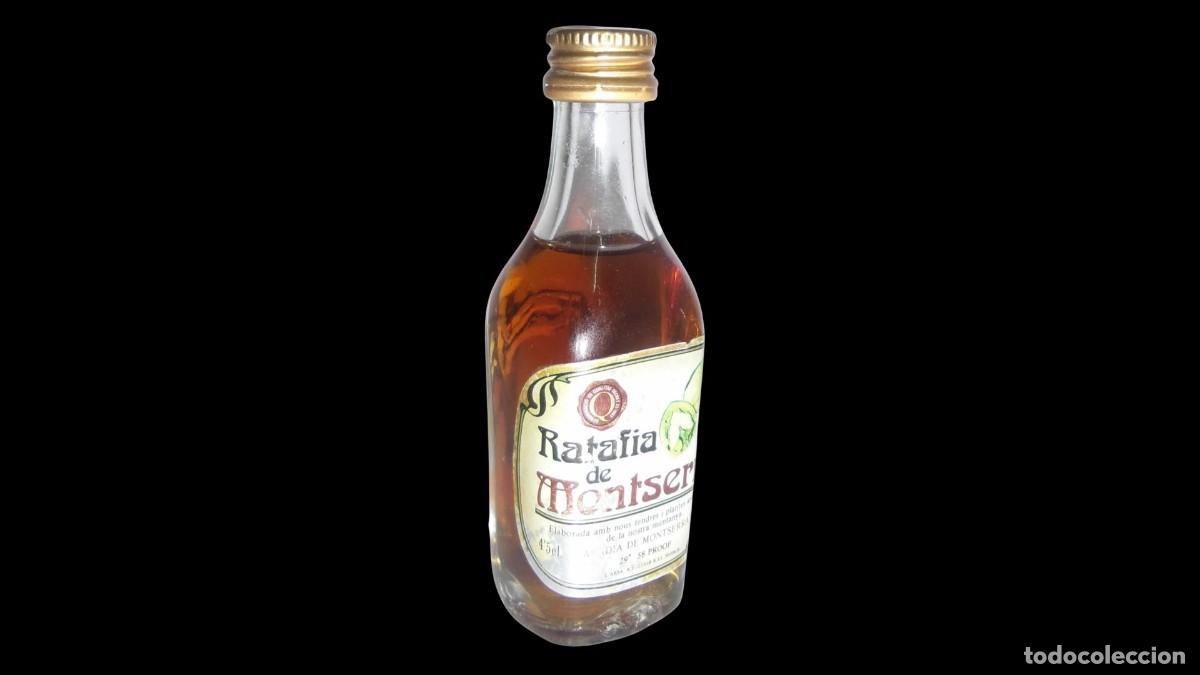 Alte Flaschen: BOTELL&Iacute;N MINIATURA RATAFIA DE MONTSERRAT - ABADIA DE MONTSERRAT - A&Ntilde;OS 70/80