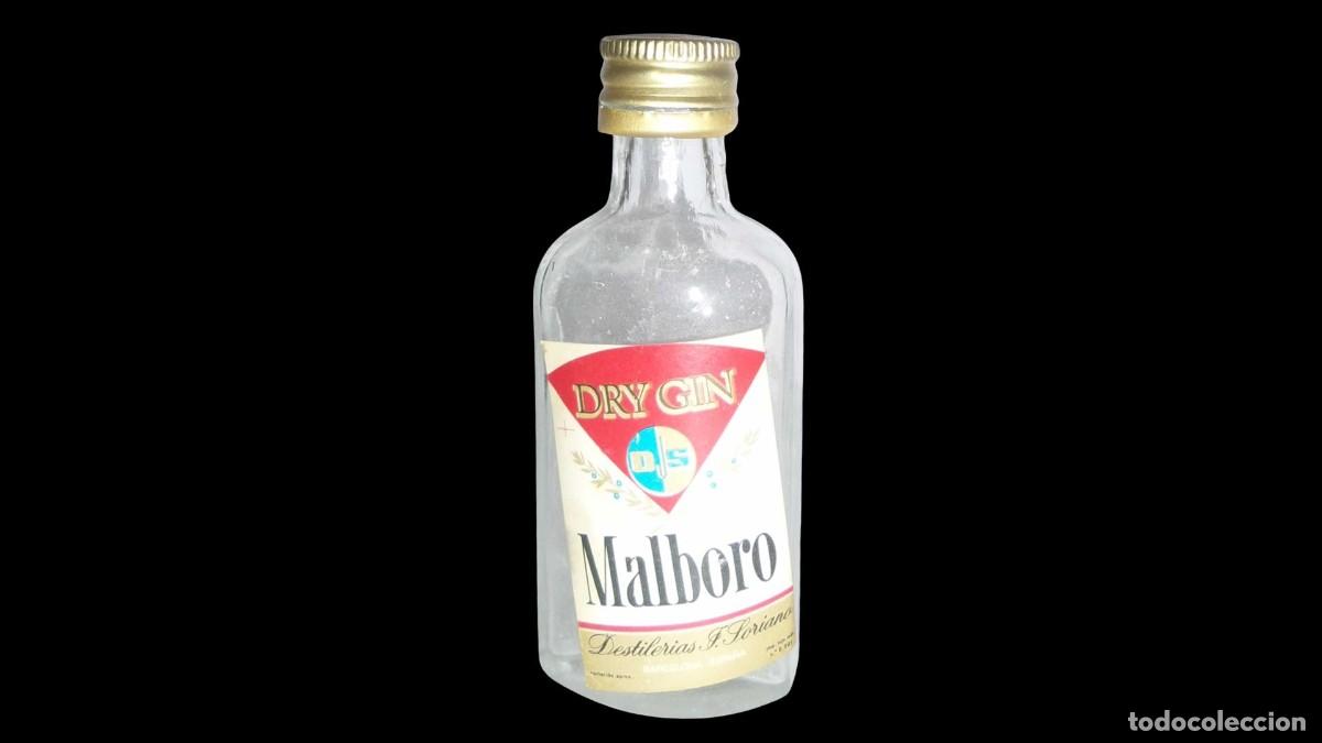 Alte Flaschen: BOTELL&Iacute;N MINIATURA DRY GIN MALBORO - DESTILER&Iacute;AS F. SORIANO - A&Ntilde;OS 70/80