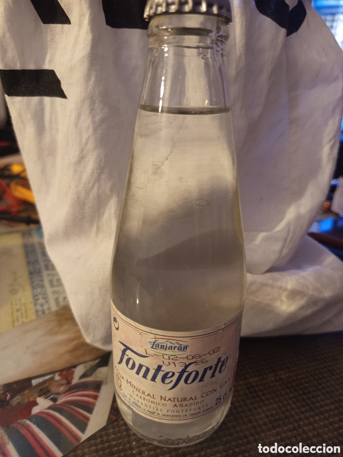 Botellas antiguas: Botella agua lanjaron sin abrir a&ntilde;os 2000 chapa corona