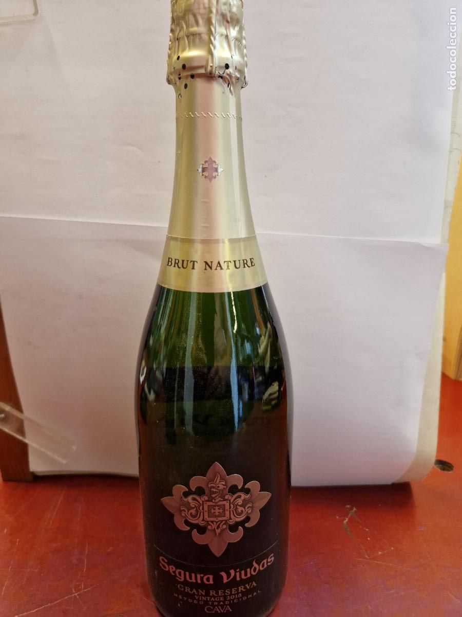 Antique bottles: BOTELLA. BRUTNATURE. SEGURA VIUDAS. GRAN RESERVA. CHAMPANG