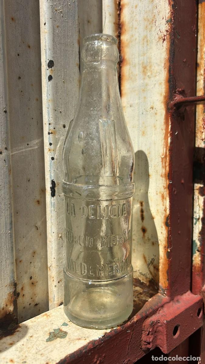 Botellas antiguas: BOTELLA ANTIGUA REFRESCOS LA DELICIA DE TIBURCIO MERLO VALDEPE&Ntilde;AS MUY RARA