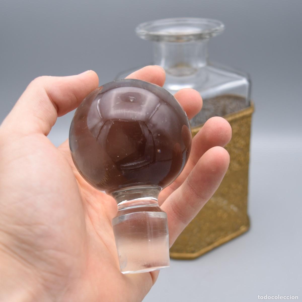 Botellas antiguas: Licorera / botella de lat&oacute;n dorado - Foto 10