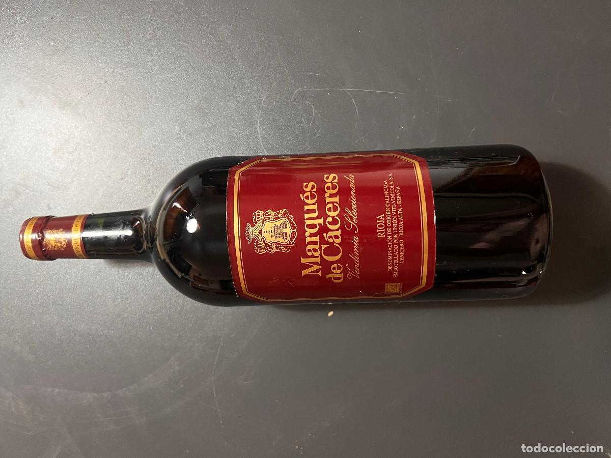 Botellas antiguas: Botellon de vino rioja Marques de Caceres, vacia para decoraci&oacute;n. Altura 42 cm.