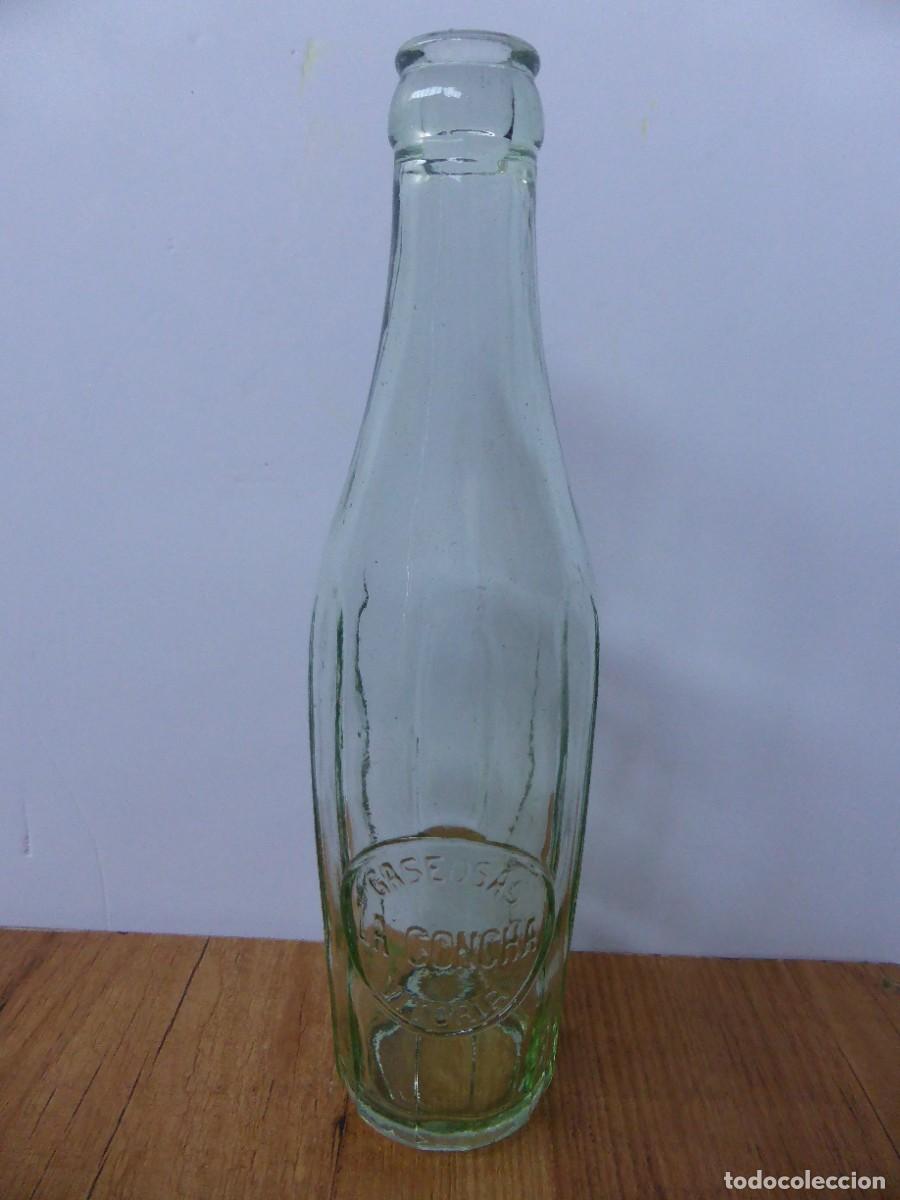 Botellas antiguas: ANTIGUA BOTELLA DE VIDRIO-GASEOSAS=LA CONCHA= VITORIA