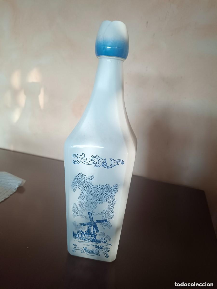 Botellas antiguas: Botella cristal tipo Delf - Foto 1
