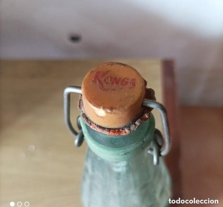 Botellas antiguas: CURIOSA BOTELLA DE GASEOSA MARCA KONGA - Foto 3
