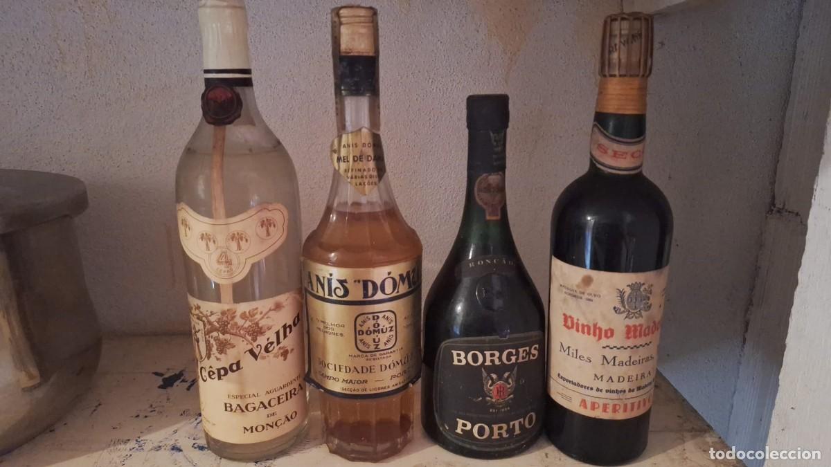 Botellas antiguas: Lote de 4 Garrafas Antigas de Cole&ccedil;&atilde;o (Porto, Madeira, Aguardente e Anis)