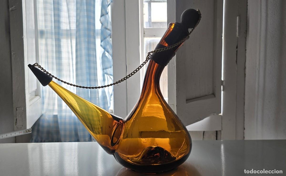 Botellas antiguas: PORR&Oacute;N DE CRISTAL AMBAR (Tap&oacute;n de madera y cadenilla)
