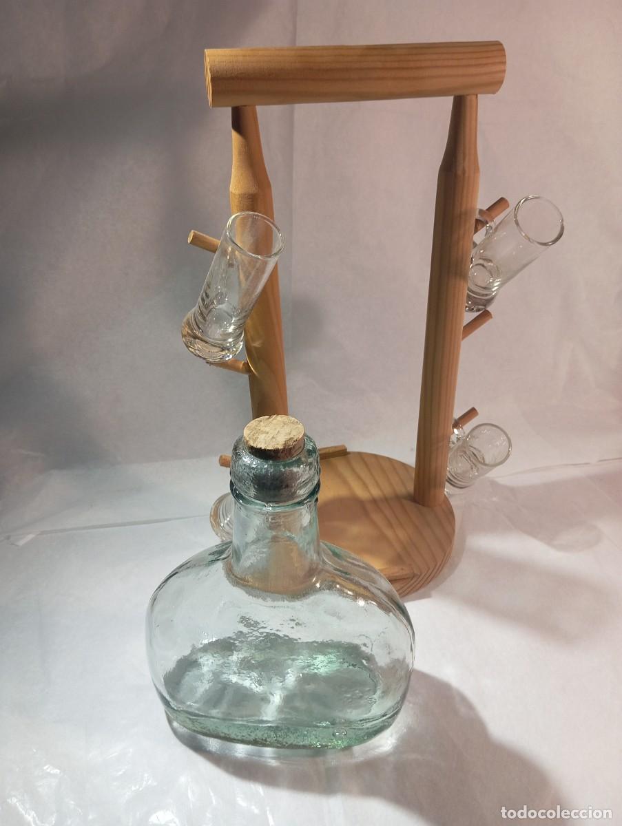 Botellas antiguas: Licorera Madera VINTAGE Vasitos - Foto 8