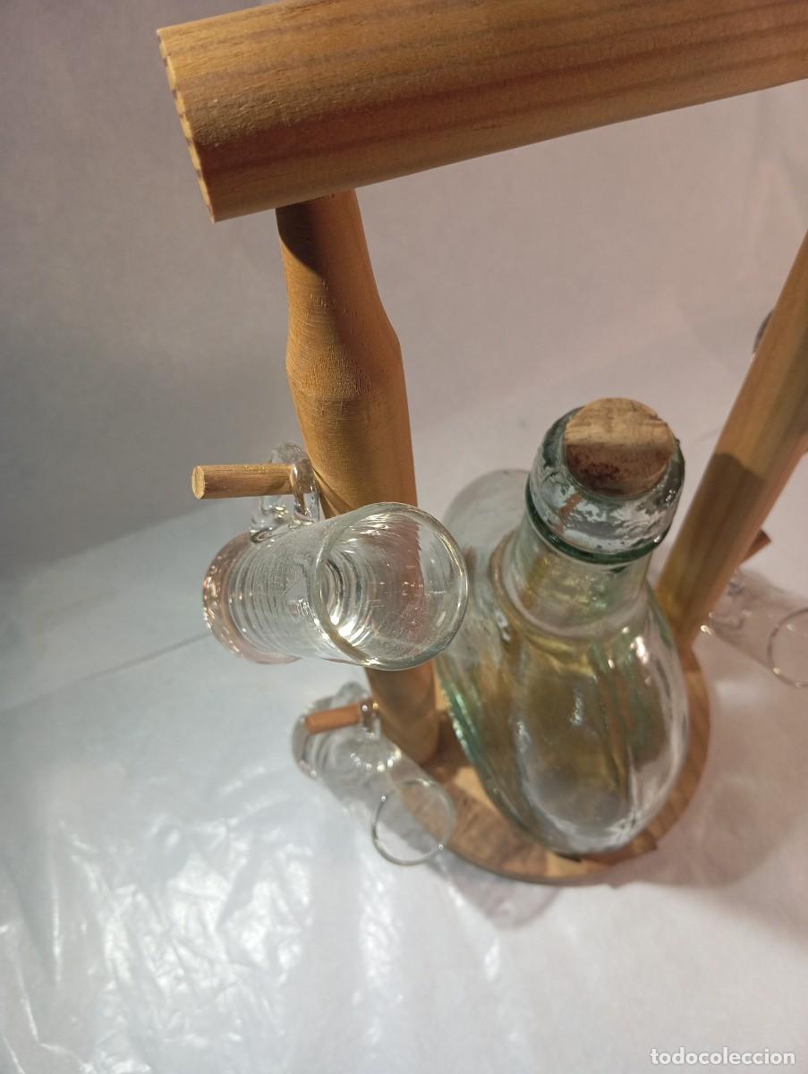Botellas antiguas: Licorera Madera VINTAGE Vasitos - Foto 9