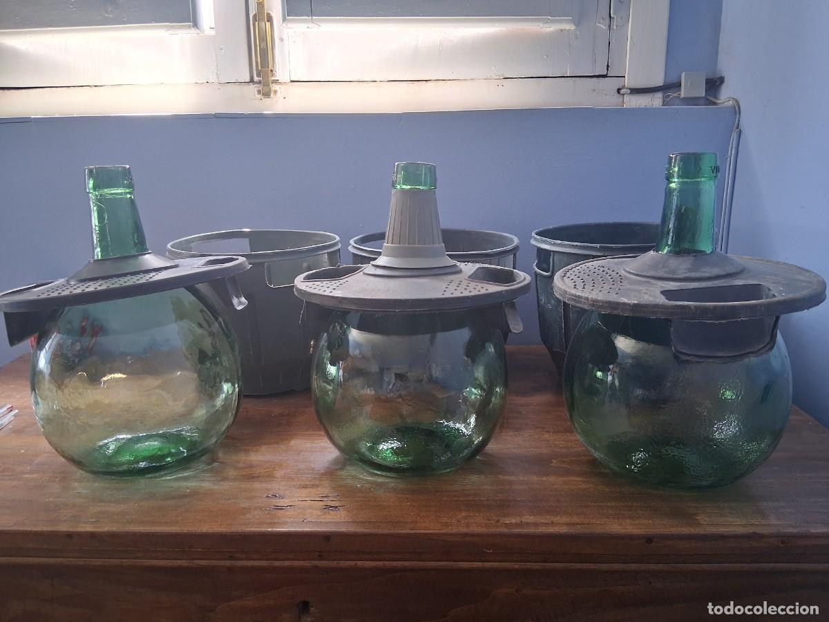 Botellas antiguas: 3 Botellas de 4 litros con funda de pl&aacute;stico garrafa damajuana cristal arroba viresa vino bodega