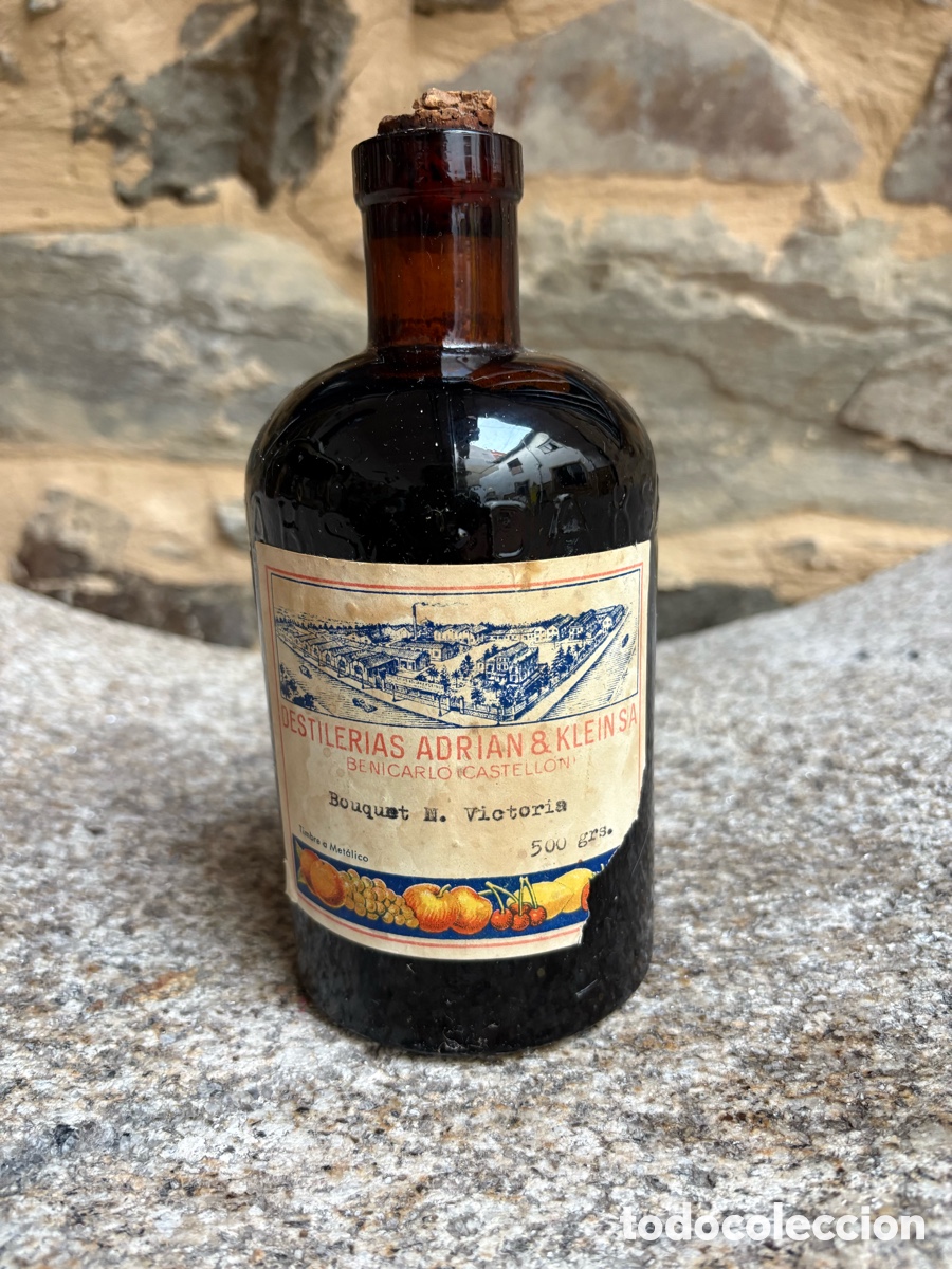 Botellas antiguas: BOTELLA de BOUQUET N. VICTORIA. 500 GRS. DESTILERIAS ADRIAN & KLEIN S.A. BENICARLO, CASTELLON. ASM