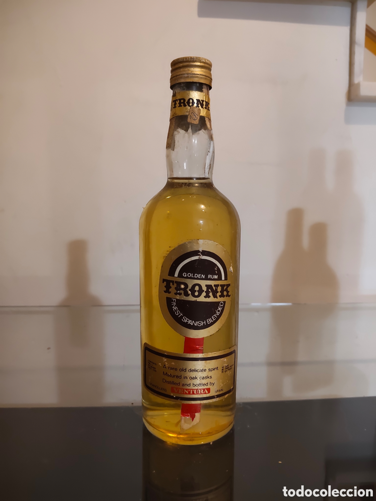 Botellas antiguas: Ron Fronk Golden Finest Spanish Blended 75 cl. A&ntilde;os 70/80