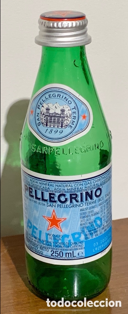 Botellas antiguas: Botella de cristal. Agua SAN PELLEGRINO.
