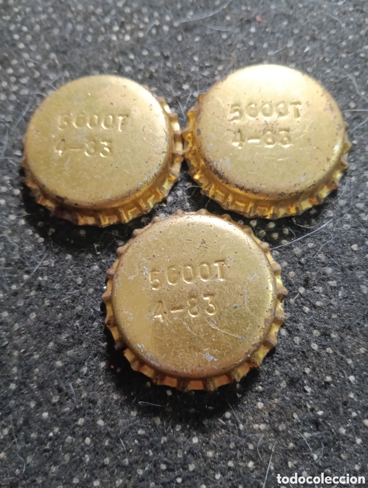 Botellas antiguas: 3 Tapones, corona tama&ntilde;o grande con corcho, nuevas sin usar.