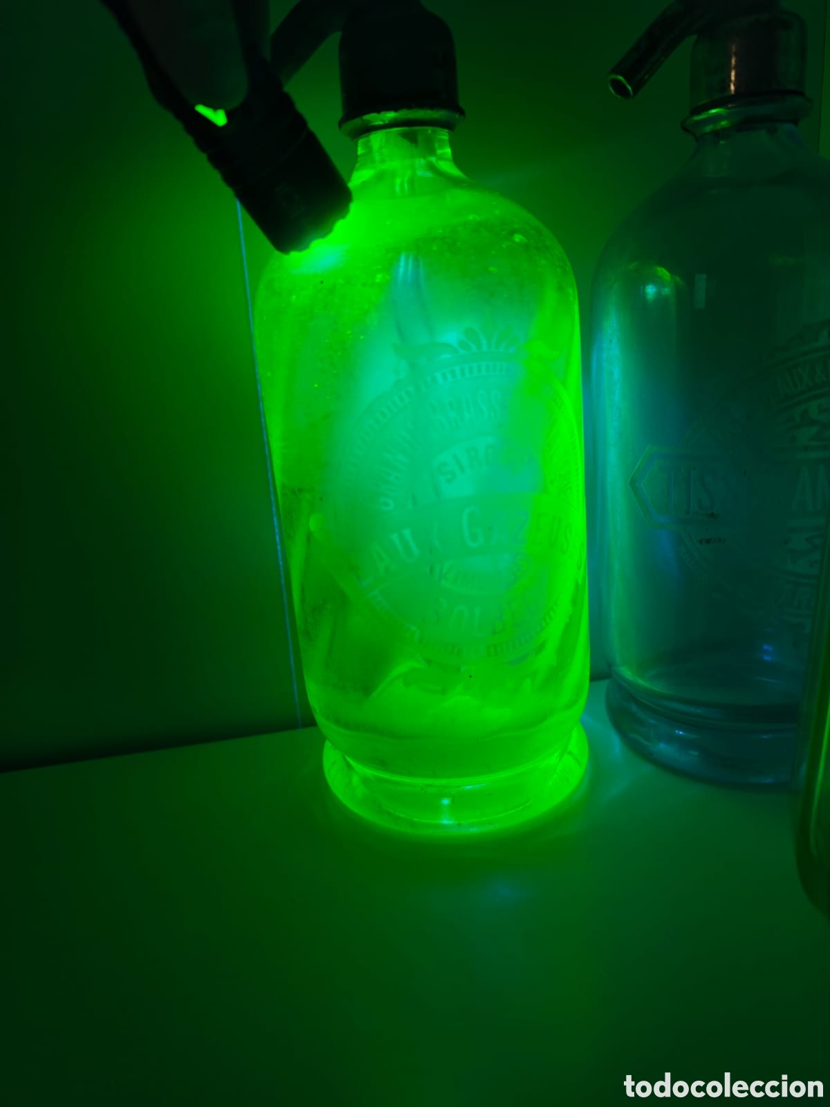 Botellas antiguas: Sif&oacute;n Franc&eacute;s de Bolbec. Gravado al &Aacute;cido. Tap&oacute;n Pplomo. Azul Turquesa. Pieza de Colecci&oacute;n.