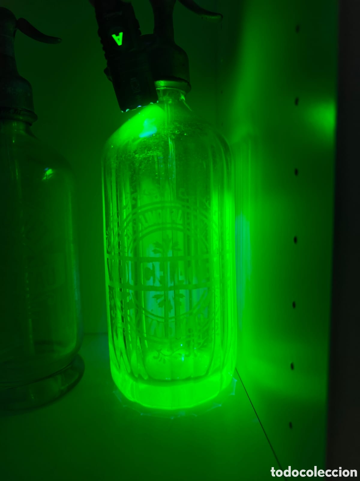 Antique bottles: Antiguo Sif&oacute;n Franc&eacute;s. Verde Esmeralda. LANNOY 1928, PAR&Iacute;S. Tap&oacute;n de Plomo