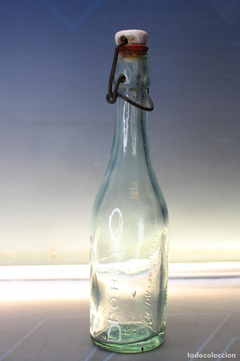 Botellas antiguas: Antigua botella de Agua Oxigenada Foret. - Foto 2