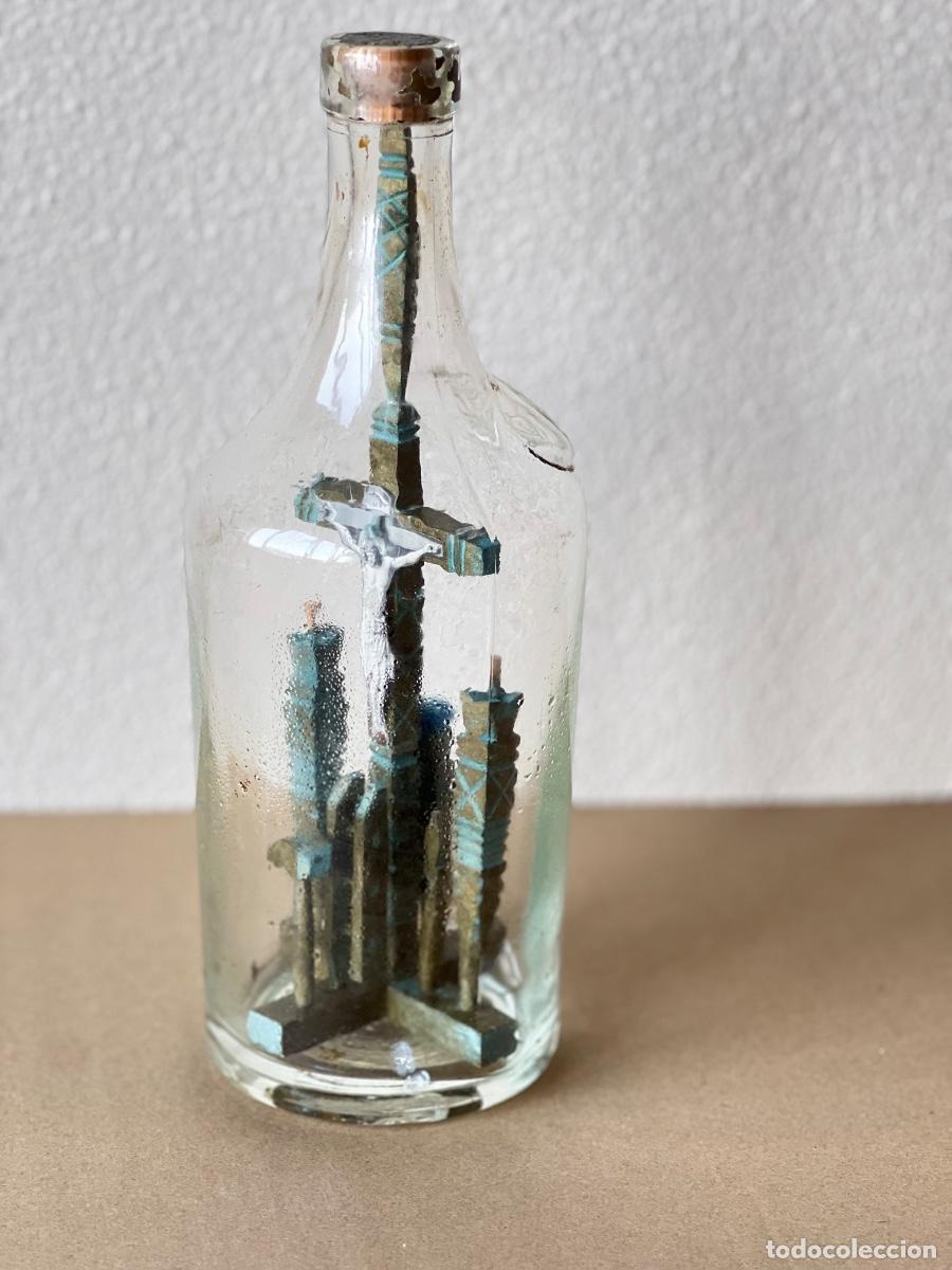 Botellas antiguas: Botella imposible con representaci&oacute;n religiosa - Foto 3