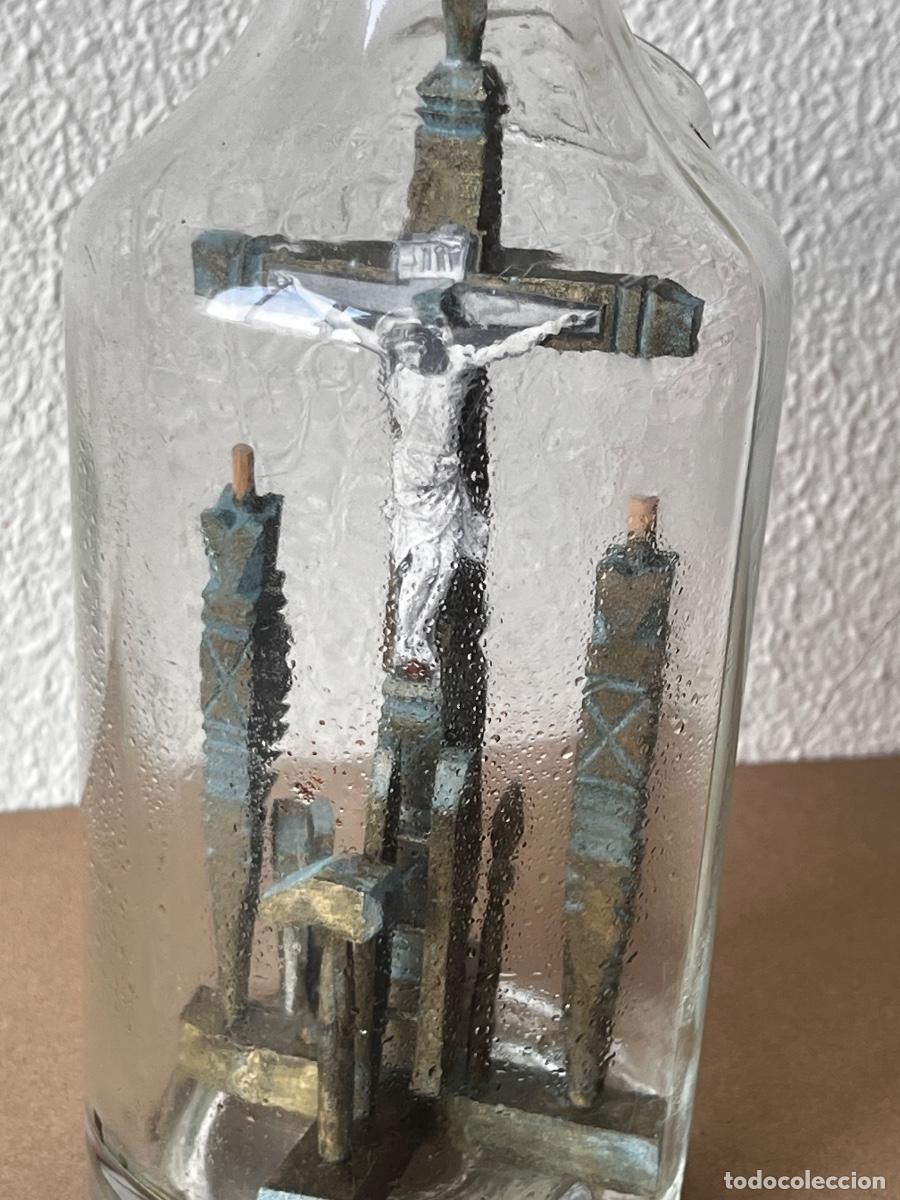 Botellas antiguas: Botella imposible con representaci&oacute;n religiosa - Foto 4
