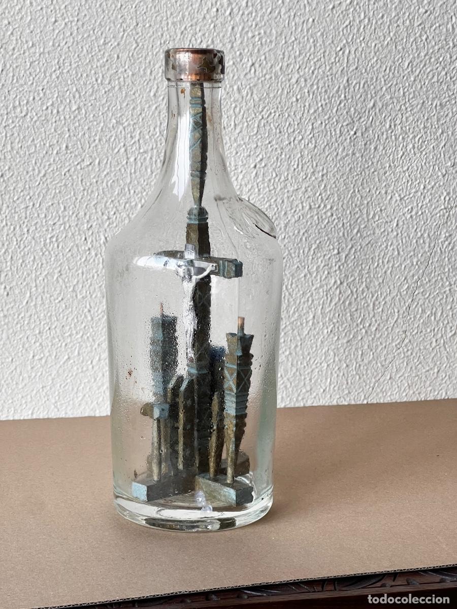 Botellas antiguas: Botella imposible con representaci&oacute;n religiosa - Foto 7